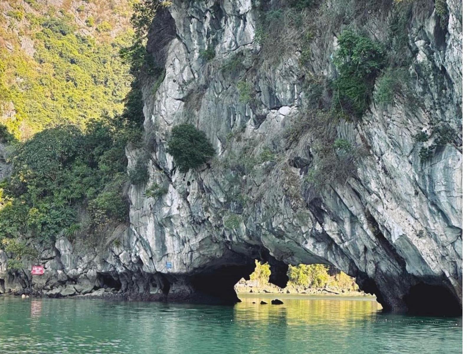 Halong Luxury Cruise Hotel Ха Лонг Екстериор снимка