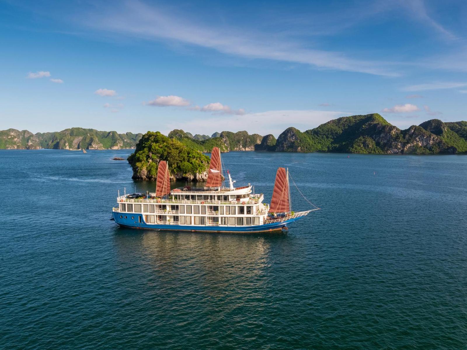 Halong Luxury Cruise Hotel Ха Лонг Екстериор снимка